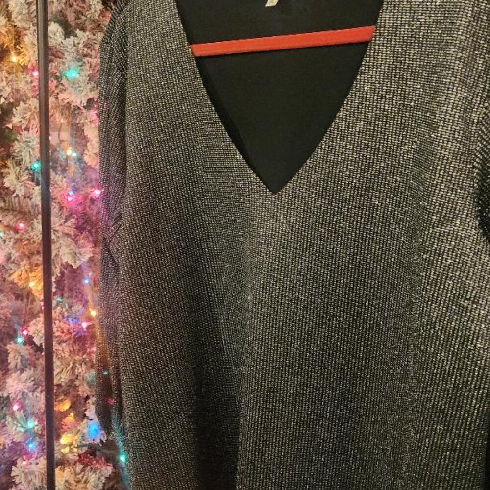 blouse - Picture 7 of 10